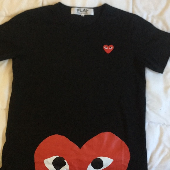 cdg half heart tee